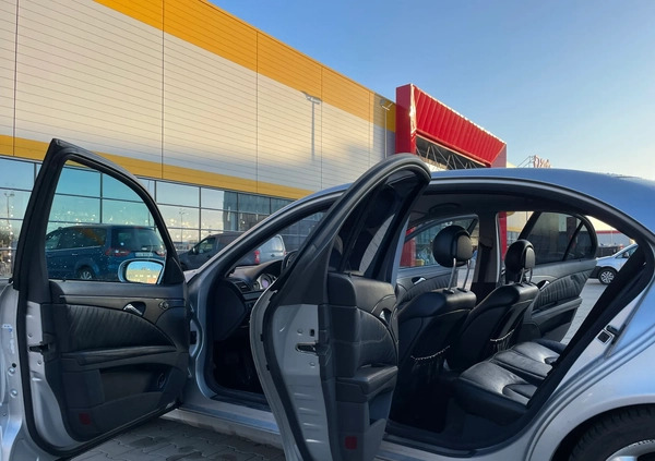 Mercedes-Benz Klasa E cena 33900 przebieg: 437900, rok produkcji 2004 z Lublin małe 352